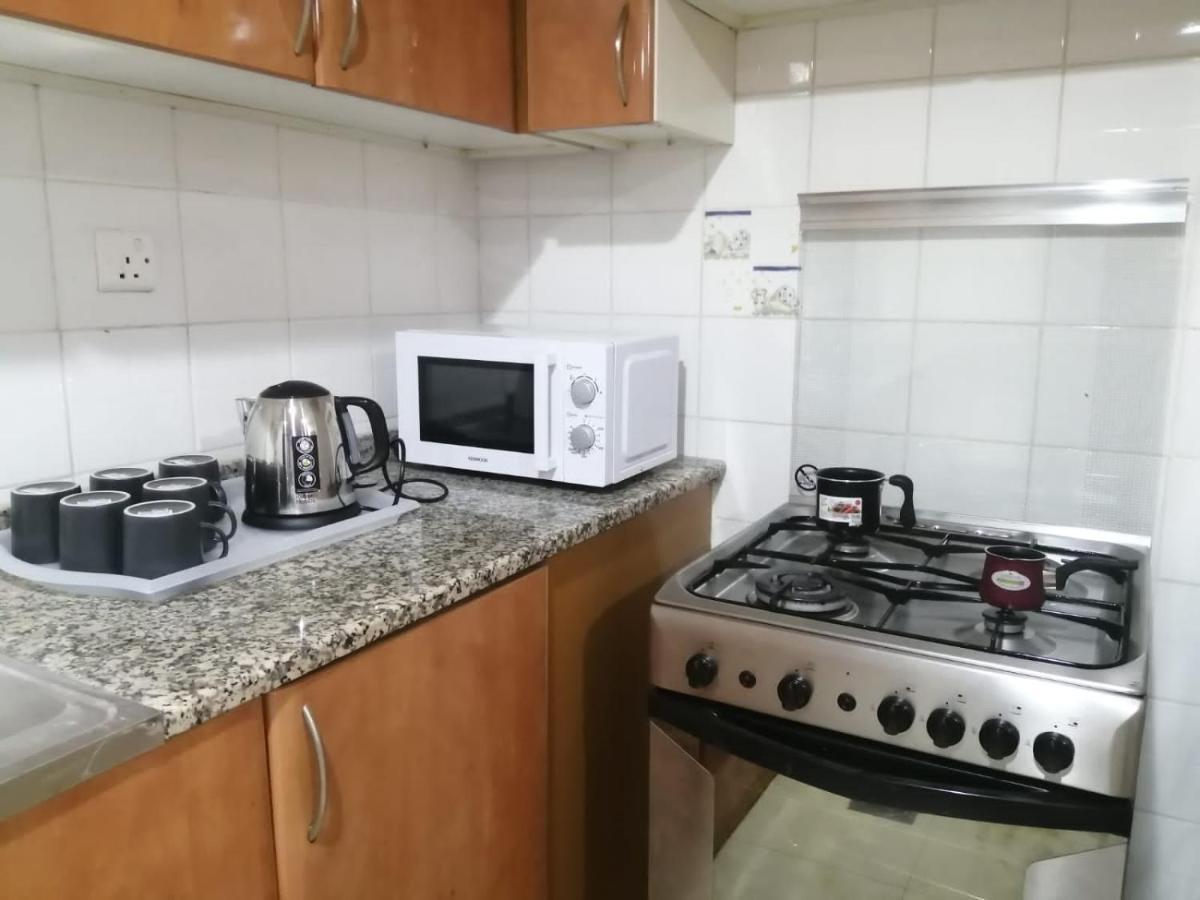 Albarsha 1 Hostel By Phm Dubai Esterno foto