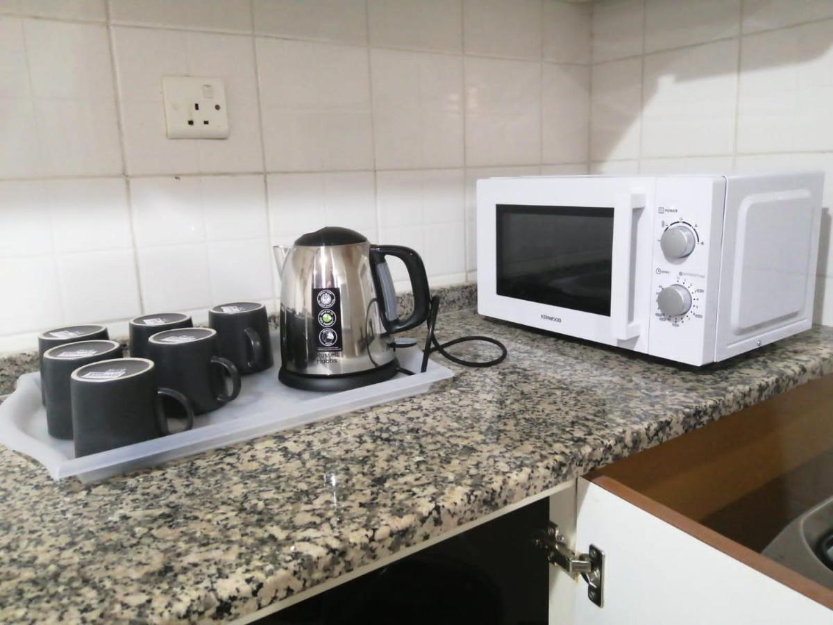 Albarsha 1 Hostel By Phm Dubai Esterno foto