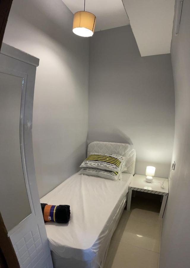 Albarsha 1 Hostel By Phm Dubai Esterno foto