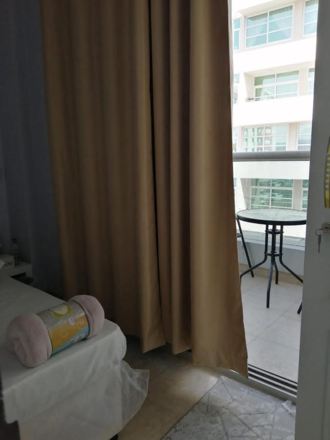 Albarsha 1 Hostel By Phm Dubai Esterno foto
