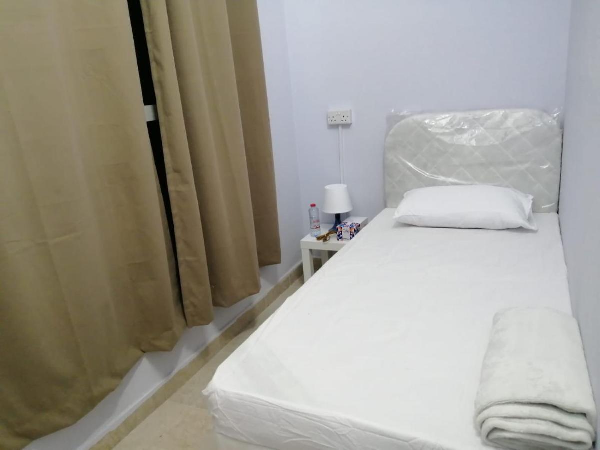 Albarsha 1 Hostel By Phm Dubai Esterno foto