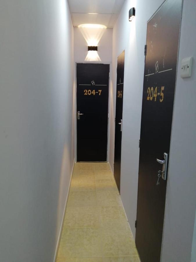 Albarsha 1 Hostel By Phm Dubai Esterno foto