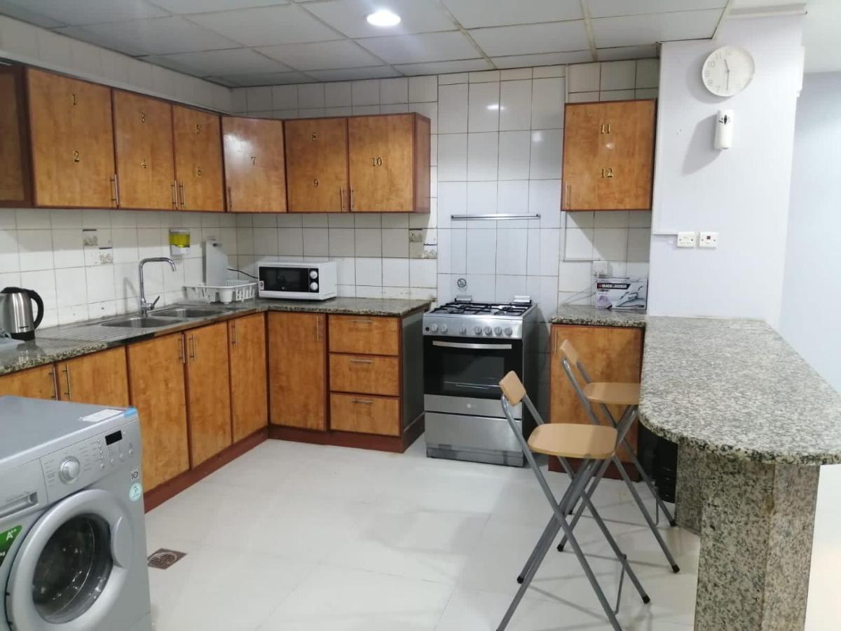 Albarsha 1 Hostel By Phm Dubai Esterno foto